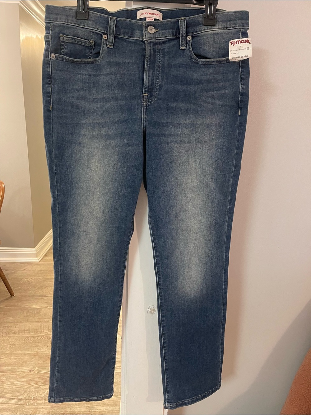 Lucky Brand Women's Straight Leg Jeans in Medium Blue Wash